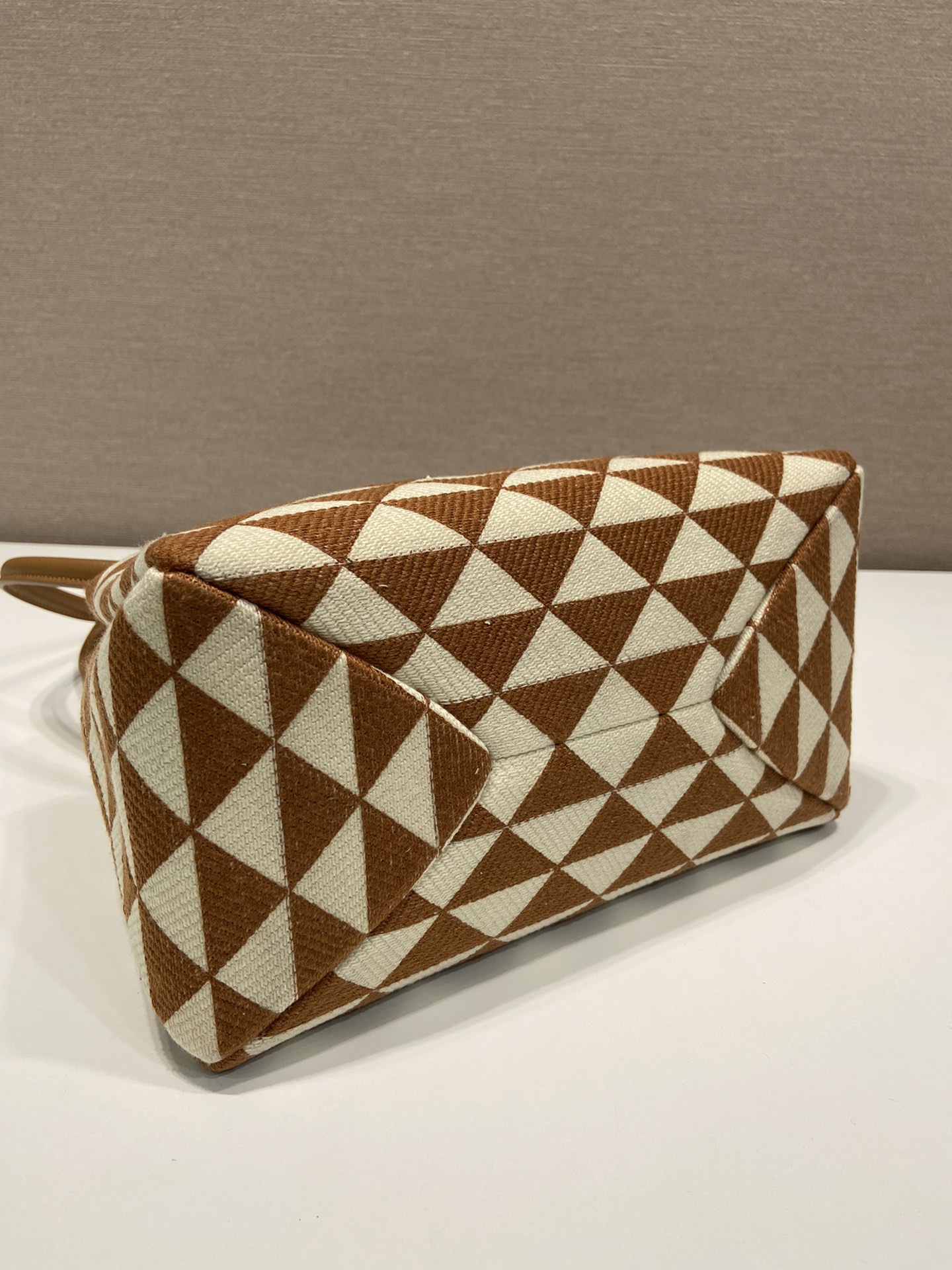 Prada_1BA368_Tote_Bag-26